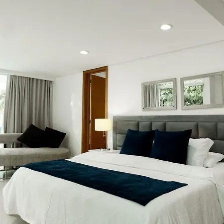 Mq Crown House Castillo