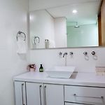 Mq Crown House Castillo