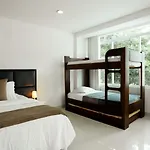 Mq Crown House Castillo
