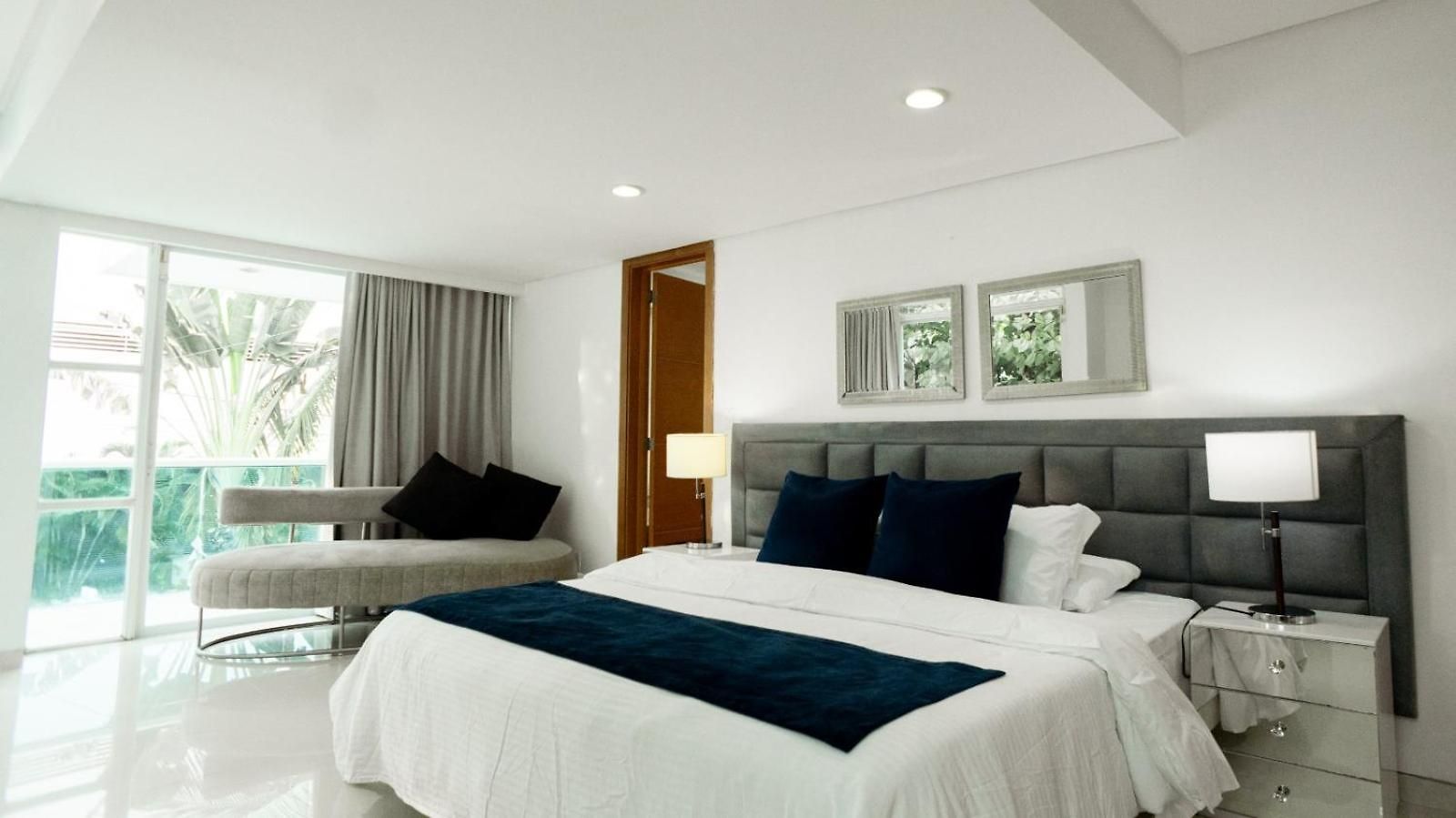 Mq Crown House Castillo