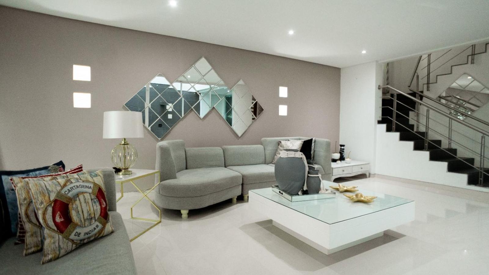 Mq Crown House Castillo *